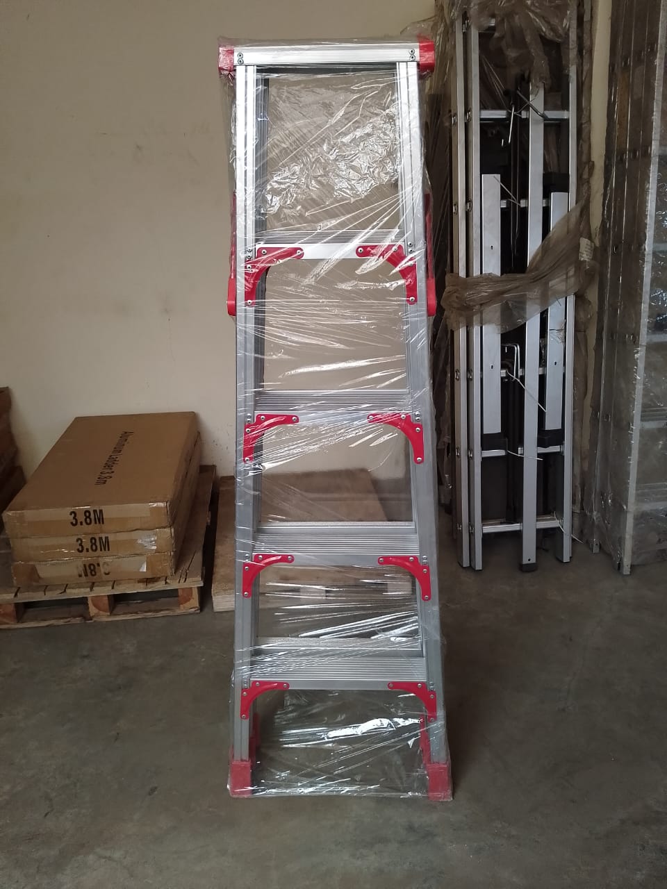 4 step double sided aluminum ladder